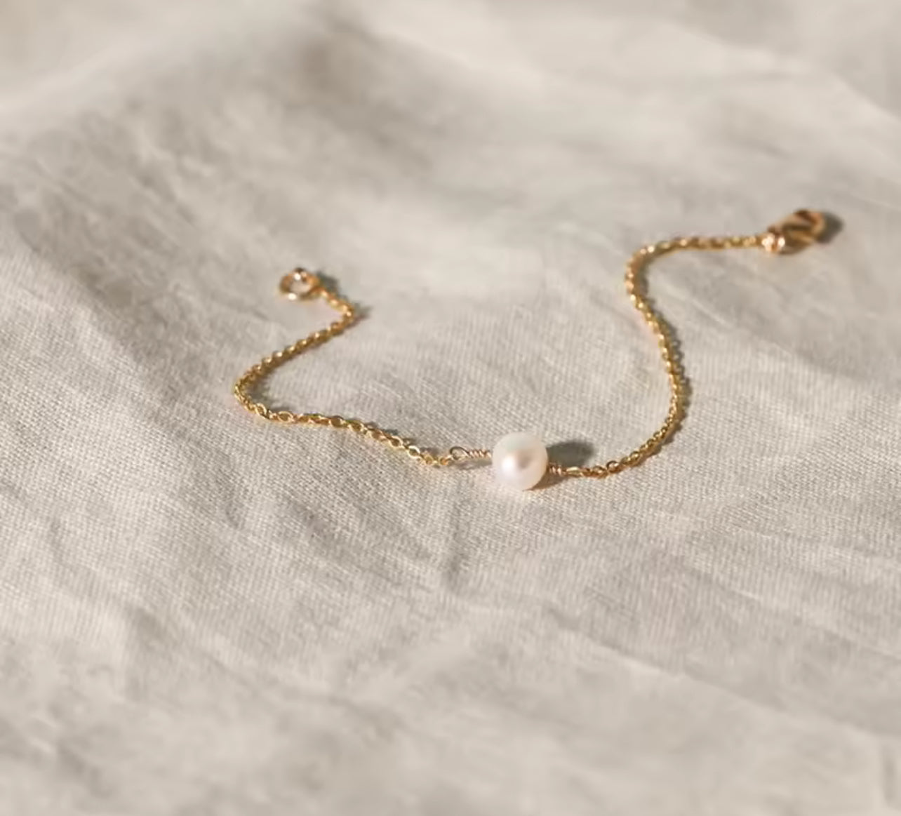 14K Gold Natural White Pearl Womens Bracelet