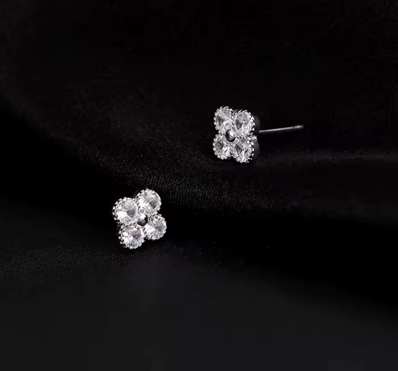 Sterling Silver / Gold Clover Style Stud Earrings