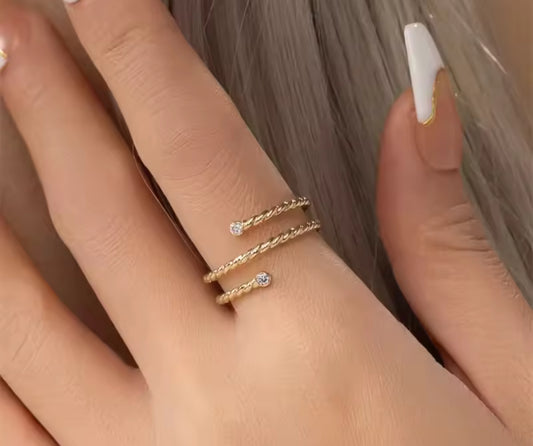 14K Gold Moissanite Twist Band Ring