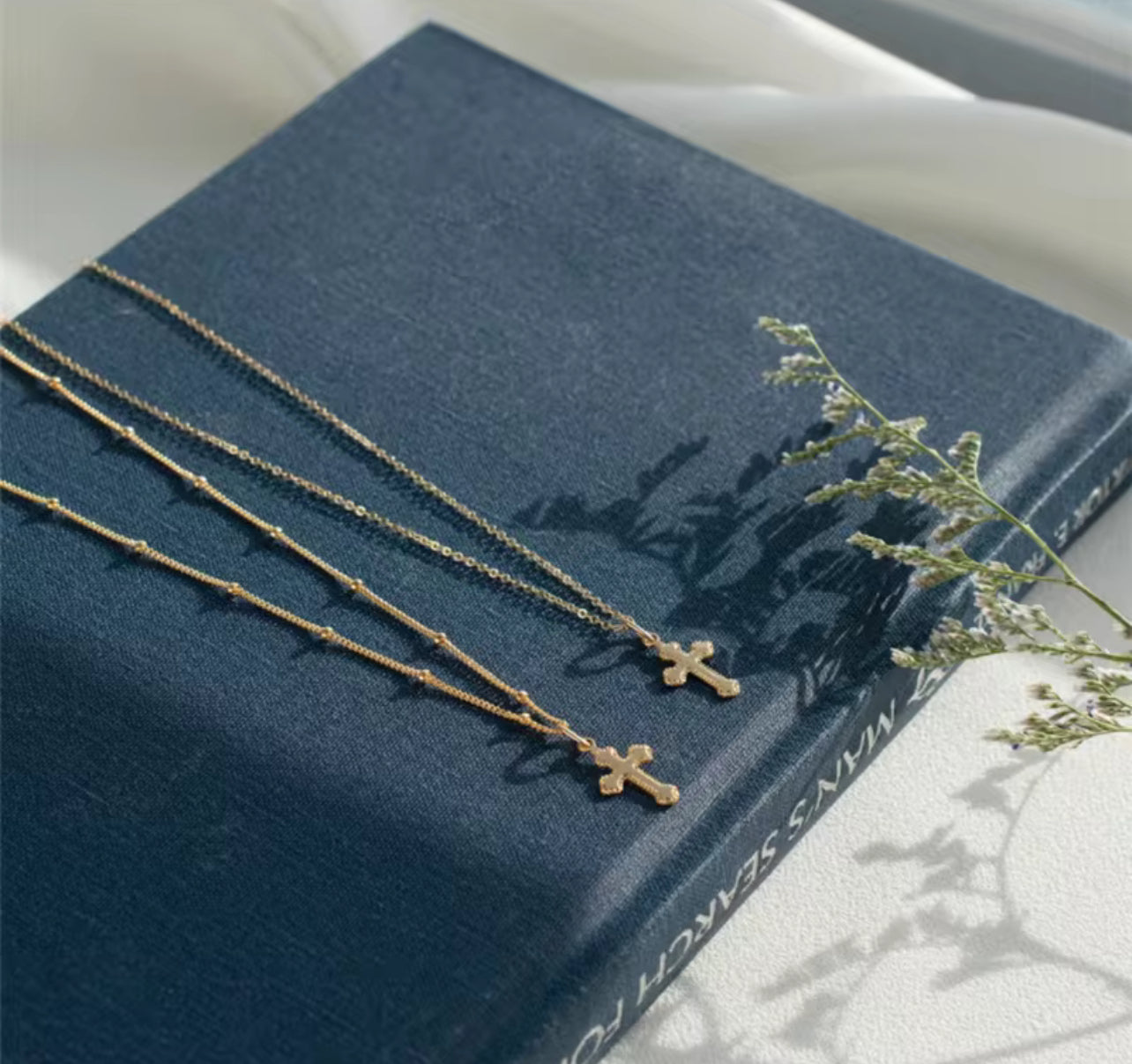 14K Gold Cross Pendant Womens Necklace