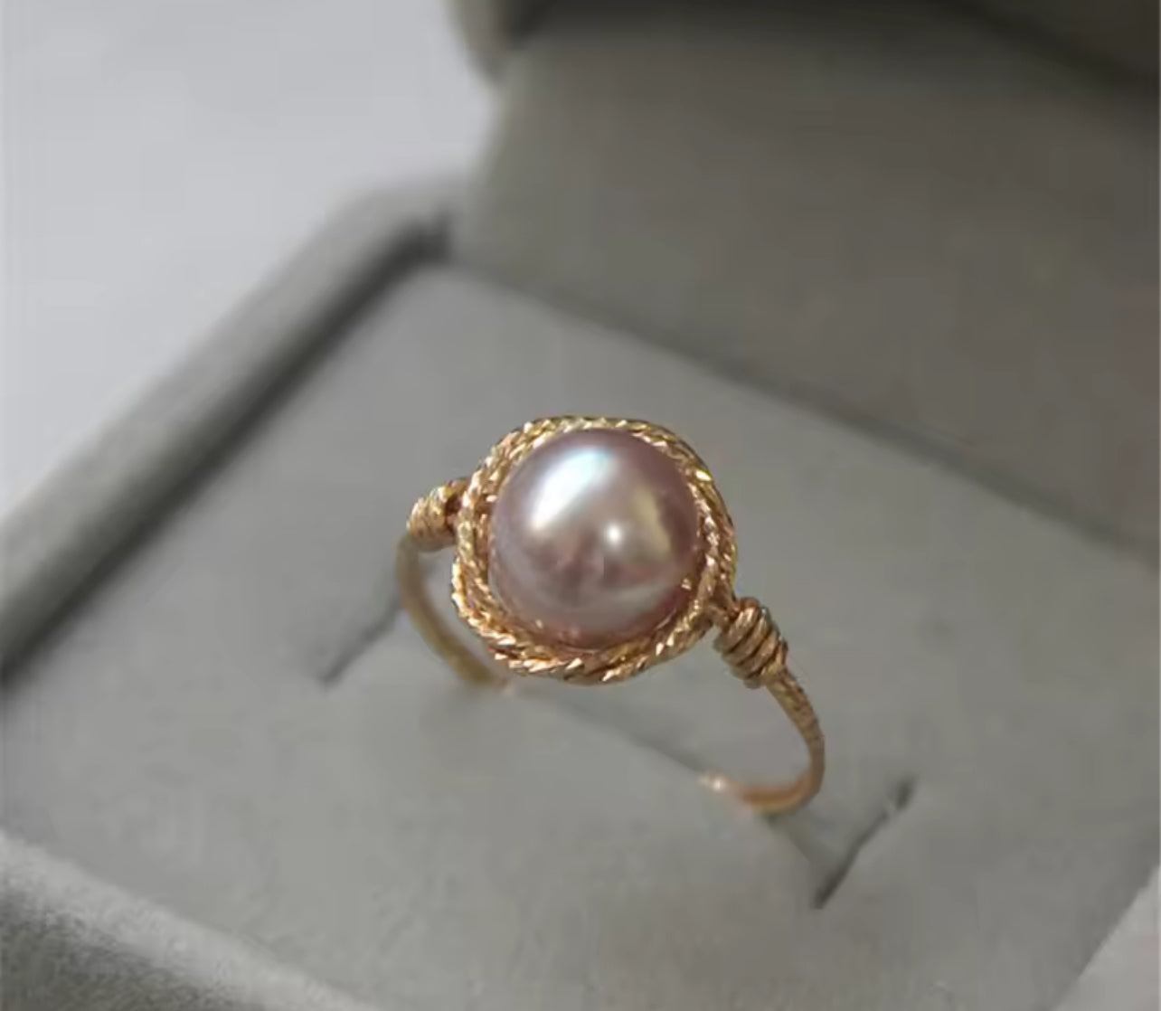 14K Gold Natural Lilac Pearl Womens Ring