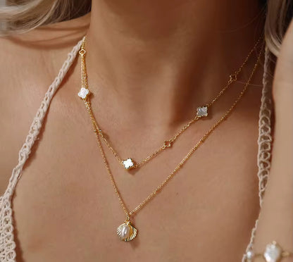 Clover Design Silver / Gold Womens Necklace