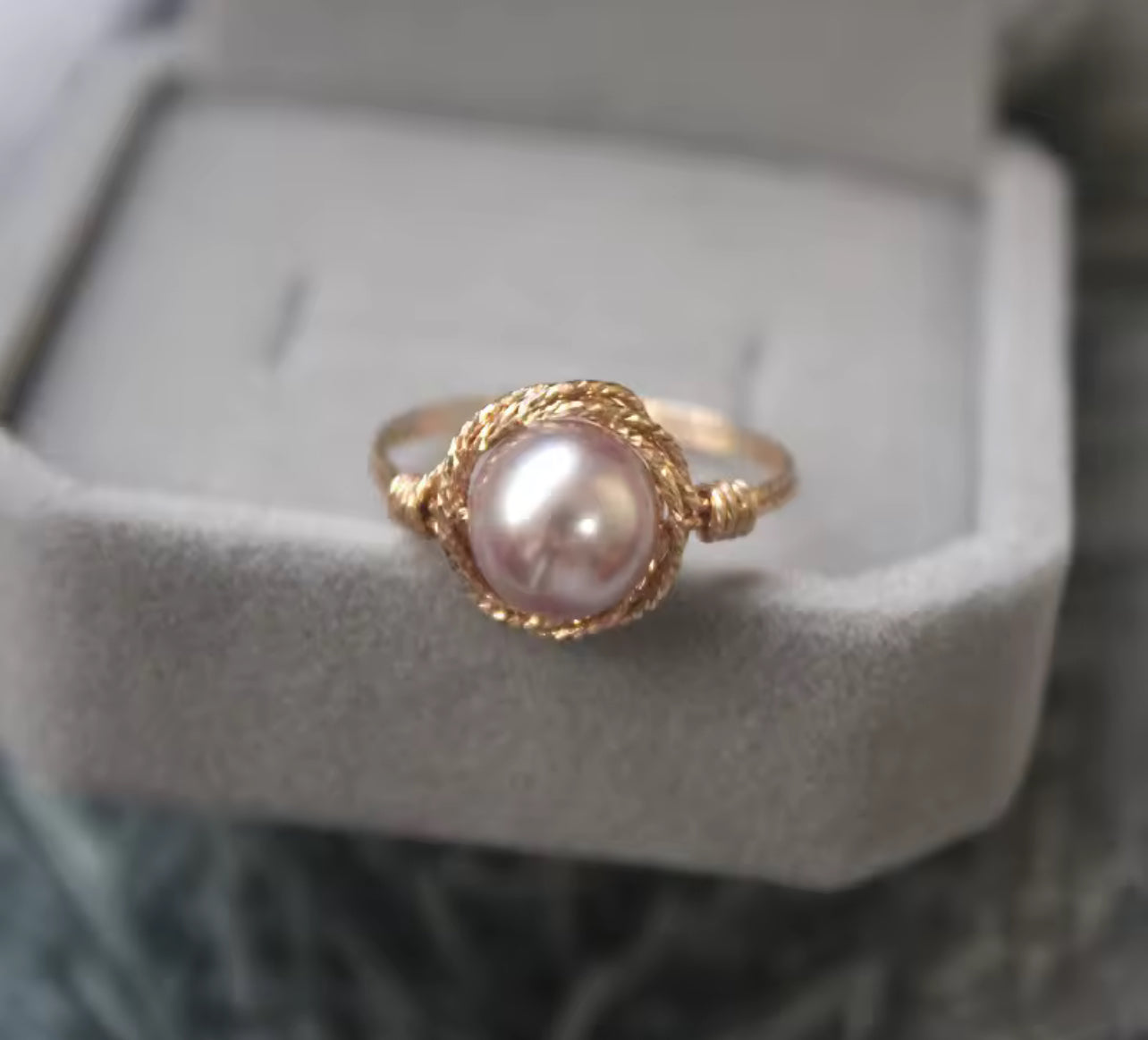 14K Gold Natural Lilac Pearl Womens Ring
