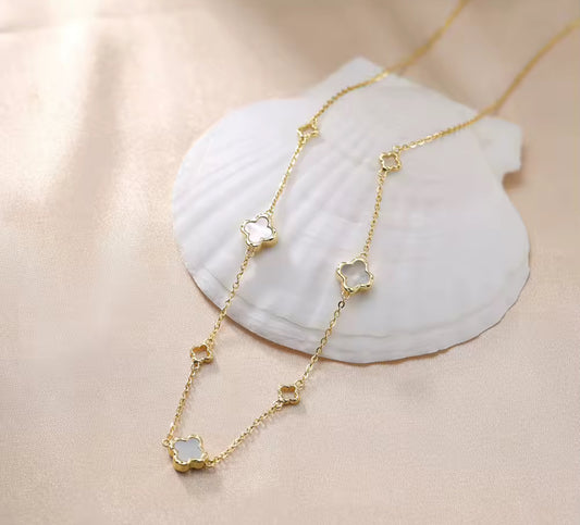 Clover Design Silver / Gold Womens Necklace