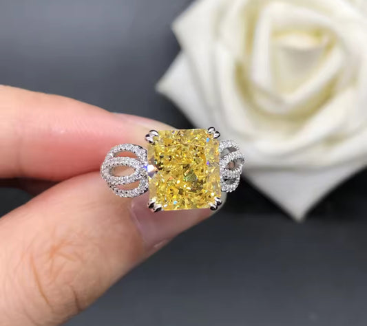 18K White Gold Cushion Cut Yellow Diamond Ring