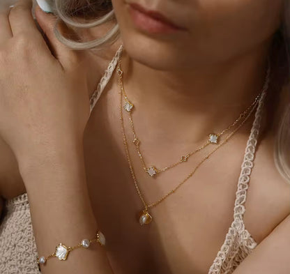 Clover Design Silver / Gold Womens Necklace