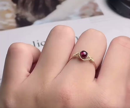 14K Gold Natural Garnet Vintage Ring